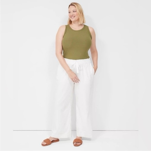 Lane Bryant Pants - NWT Lane Bryant soft linen blend Wide Leg mid-rise‎ white pants, size 16